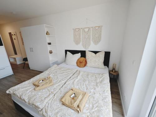 Metzingen Appartement | TiCasa GOLD-Zentral-Outlet-Aufzug-Stylisch-Unique