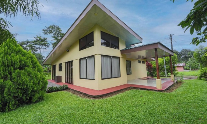 La Fortuna Maison | Tico Paradise with Modern Touch