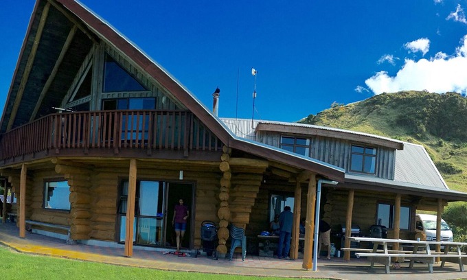 Gisborne Region Cabine | Eaux de marée Loglodge vues spectaculaires sur l'océan