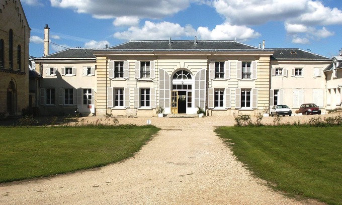 Notre-Dame Hôtel | Tiers lieu de l'Ermitage, Room 1