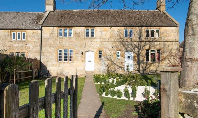 Cheltenham Maison | Tiesel & Truffles Cottages