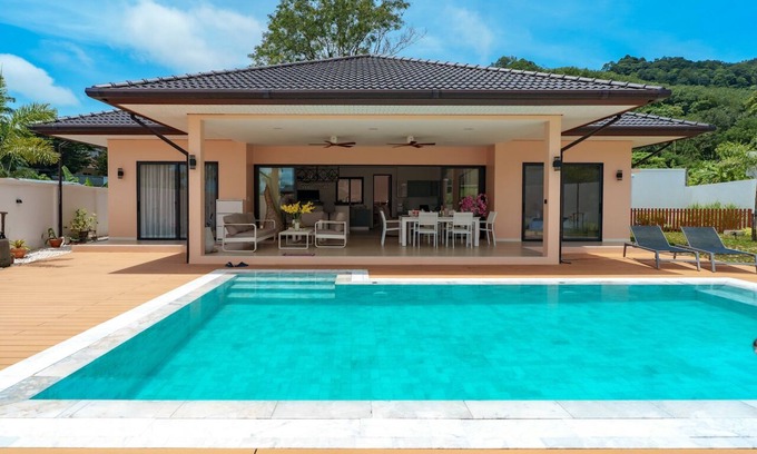 Chalong Villa | Tilawan Villa - Cozy 3 Bedrooms Pool Villa in Chalong