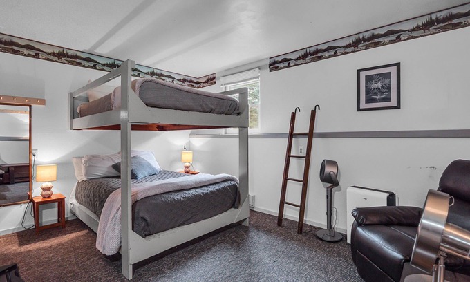 Ellicottville Cabine | Timberline Lodge - Downtown Ellicottville - Suite 103