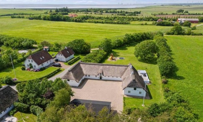 Esbjerg Municipality Appartement | Time out in the 400-year-old farm