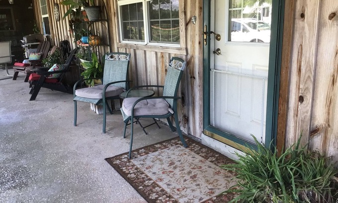 Astor Appartement | Time to book for speedweek in Volusia/ Daytona, 30 minutes to Daytona/ ocean.