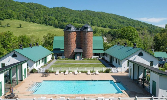Hot Springs Maison | Beau manoir historique à la réserve Homestead dans le comté de Bath.