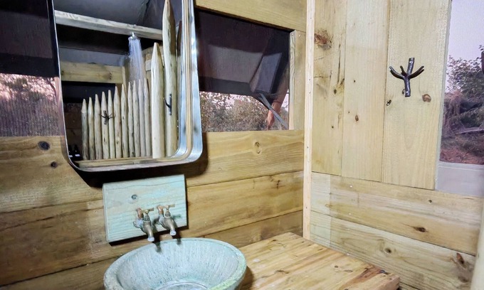 Phalaborwa Cabine | TIMELESS THRILLS: EMBRACE THE ESSENCE OF A CONSERVATION-DRIVEN EXPERIENCE