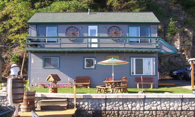 Valois Maison | Réservez votre escapade printanière ou estivale sur notre propriété au bord du lac