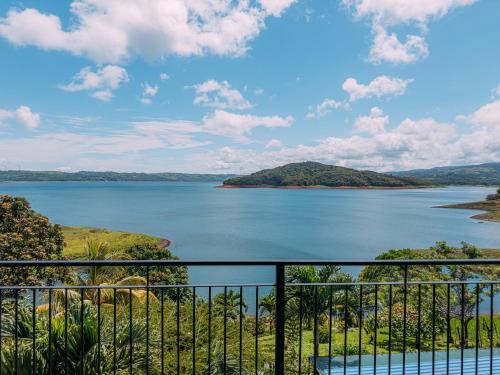 Arenal Hôtel | Tinajas Arenal Lakefront Lodge
