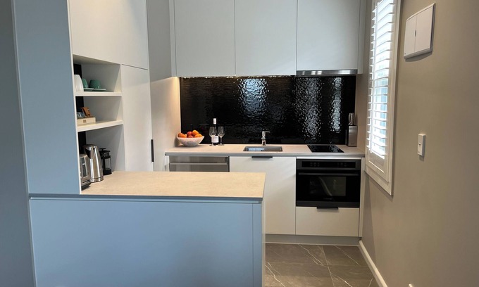 Thorndon Appartement | Tinakori Village Retreat - Renovated apartment in a charming heritage building