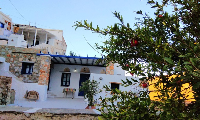 Megas Yialos-Nites Cottage | Maison rurale traditionnelle Tinos dans un village authentique