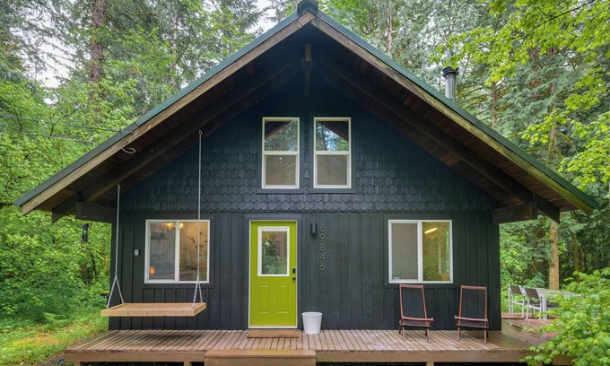 Zigzag Cabine | Tiny: An A-Frame Cabin in the Woods