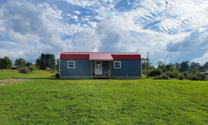 French Creek Cabine | Tiny Barn on the Farm