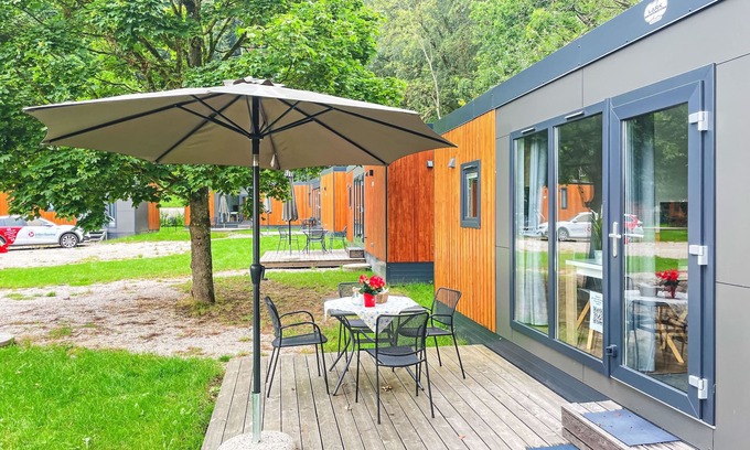 Riedenburg Maison | Tiny Haus Sunside Gardenlounge by Interhome