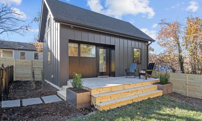 Durham Maison | Tiny Home a fantastic Location close to 9th Street!