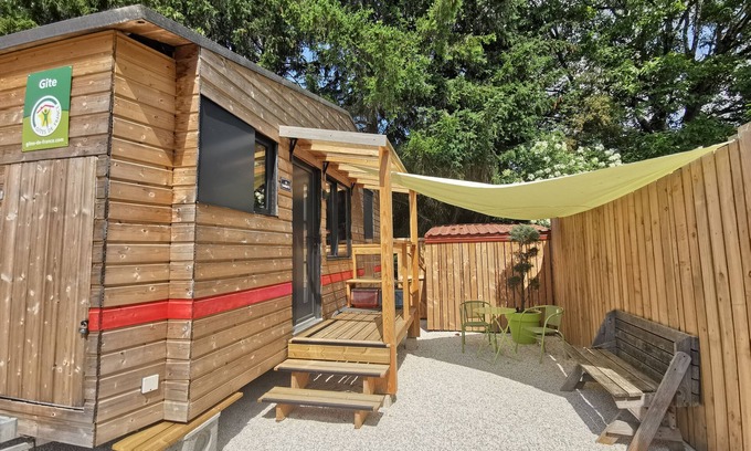 Verbiesles Maison | Tiny Home 'La Charmotte' avec terrasse privée, Wi-Fi et climatisation