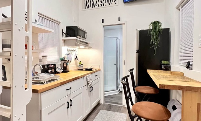 Bay Shore Maison | Tiny Home Private, Students, Nurses, Tech