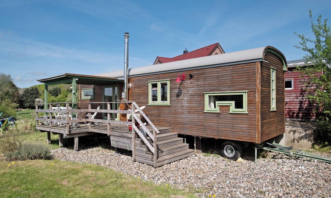 Satow Maison | Tiny Home 'Ria' avec terrasse privée, jardin privé et Wi-Fi