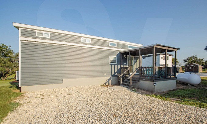 Hamilton Cabine | Tiny Home with AC in charming Hamilton