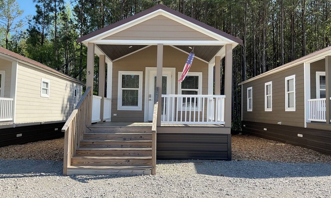 Pearl River Maison | Tiny Homes for Rent, minutes to the Casino, Golf Course & Water Park.