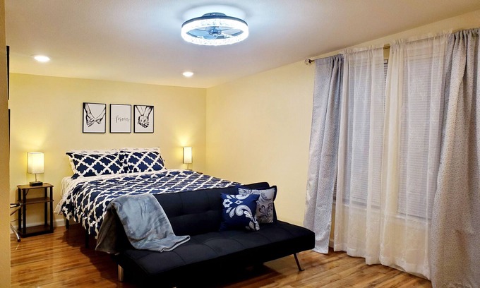 Redwood Appartement | Tiny House 5 min from town,5min to river,4min Santa R hospital