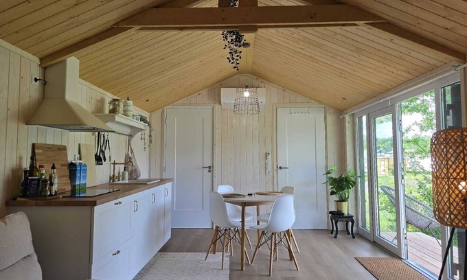 Hoogersmilde Chalet De Ski | Tiny House Drents-Friese Wold with terrace and parking lot
