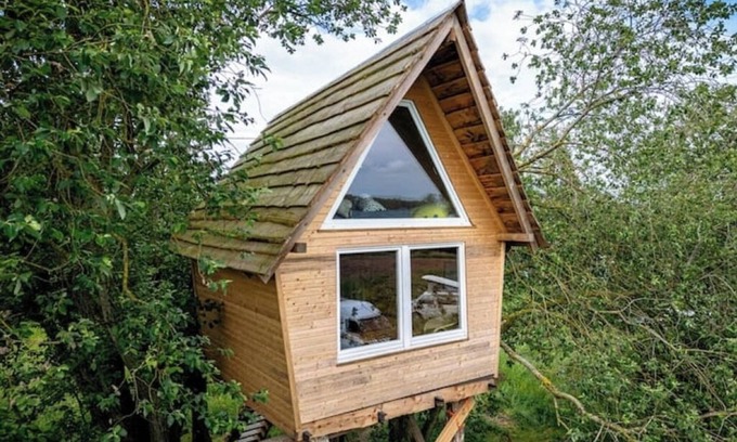 Warnow Cabine | Tiny house in a tree in a tiny, quiet village on the lake district