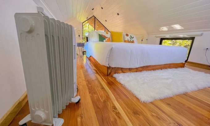 Sierra Cabine | Tiny House in the Forest, Hot tub, Fireplace, Forest View