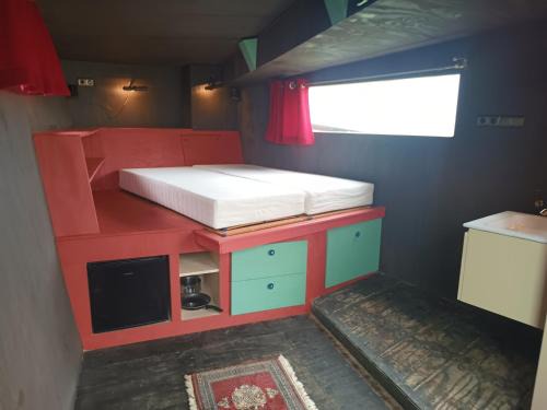 Beverwijk Autre | Tiny house The Cinema at sustainable estate near Amsterdam