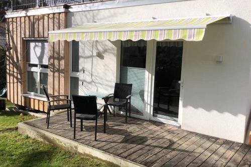 Johannesberg Appartement | Tiny House unterm Zwetschgenbaum