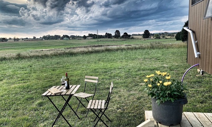 Avoca Cabine | Tiny house with acres of views.