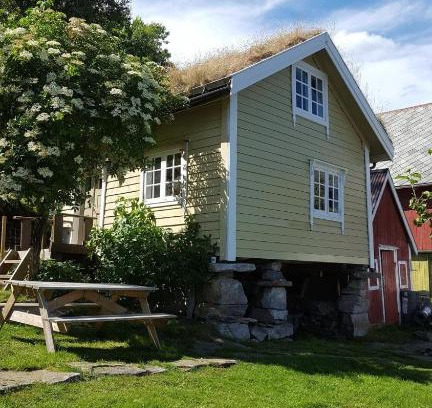 Lauvstad Maison | Tiny house with Fjordview!