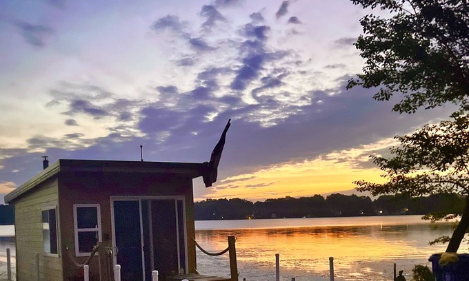 Shipshewana Location De Bateaux | Tiny Houseboat