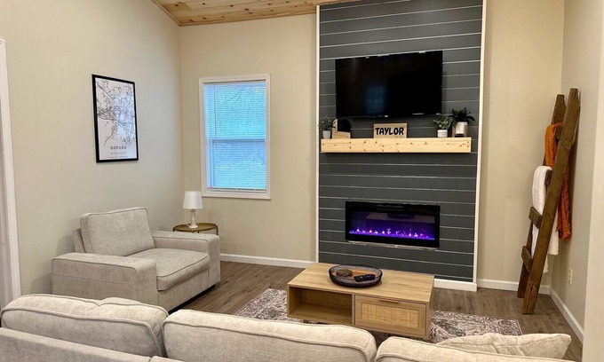 Oxford Maison | Tiny Taylor Oasis. Minutes from Ole Miss Campus.
