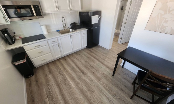Odessa Appartement | Tinyhouse with AC and laundromat area near Ector County Coliseum