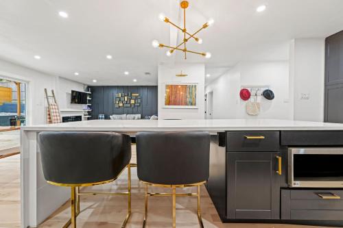 Dallas Maison | Tipperary Oasis