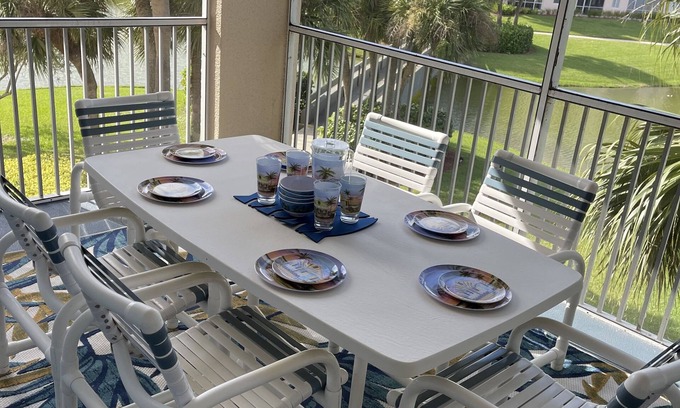 Jupiter Bay Copropriété | Tired of the cold? Come warm up with us at Jupiter Bay !! 3 min ride to Beach !