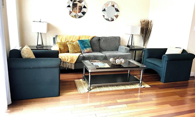 East Ocean View Maison | Tis The Season! It's Timeeee...