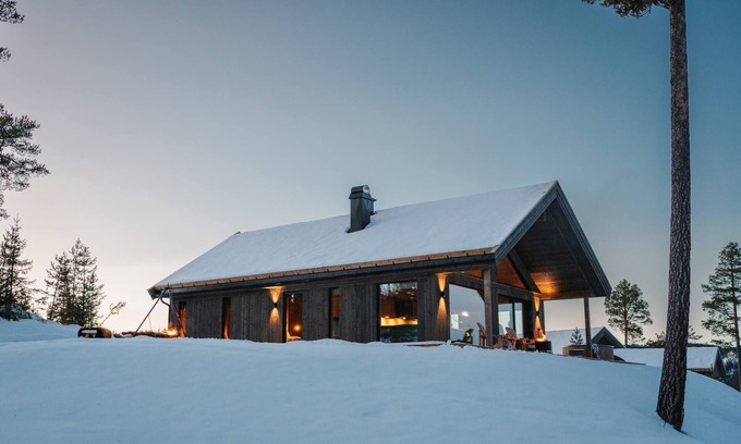 Nes Maison | Tiur, stylish new cabin with hot tub