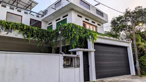 Seeduwa - Katunayake Lit Et Petit-Déjeuner | TJ Villa