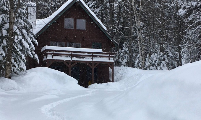 Rangeley Cabine | Tmakwa - You will love this little cabin - and it's sandy beach in the summer