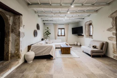 Kournas Maison | To Patriko
