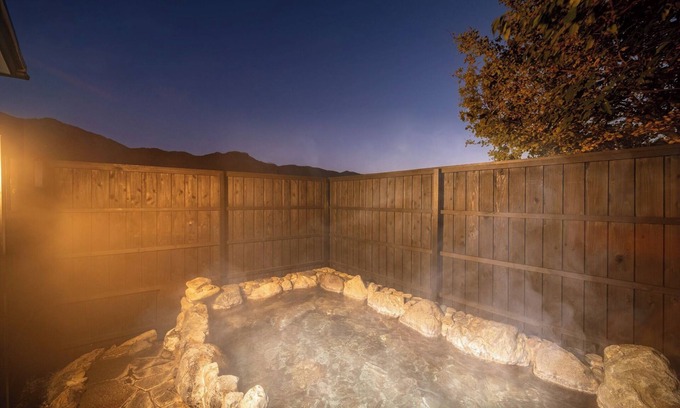 Yufuin Onsen Maison | Toki Huge Outdoor Hot spring2 story house / Yufu Ōita