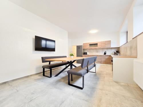 Hardterbroich-Pesch Appartement | Tolstov Apartments - 4 Room Apartment - Parking - 30 Min Messe DUS