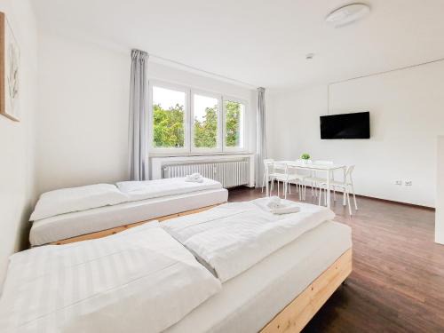 Neudorf-Nord Appartement | Tolstov Apartments - 1 or 3 Room Apartments - 30 Min Messe DUS