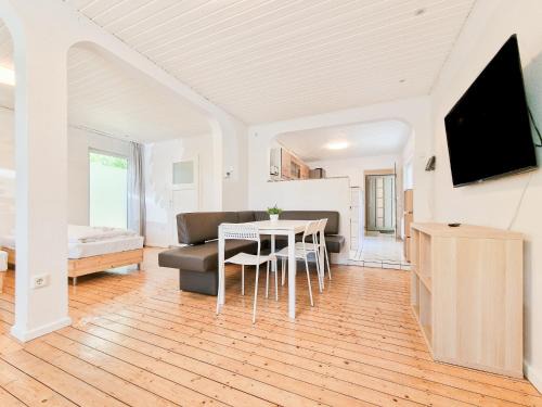 Buderich Appartement | Tolstov Apartments - 3 Room Apartments with Garden - 20 Min Messe DUS & Airport DUS