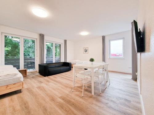 Hoisten Appartement | Tolstov Apartments - 4 Room Apartments - 30 Min Messe DUS