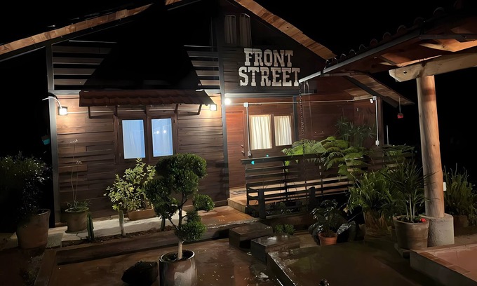 Valle de Bravo Cabine | Tombstone