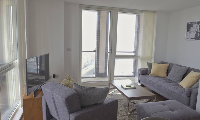 Ipswich Appartement | Toothbrush Apartments 1 Bed Penthouse, Waterfront South, Parking, (10th Flr)