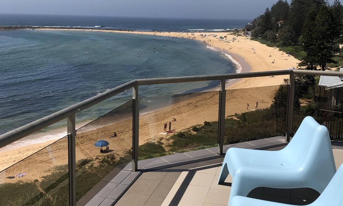 Blue Bay Appartement | Toowoon Bay Beach Front- Fantastic Views- Pool - Free Wifi, and Netflix